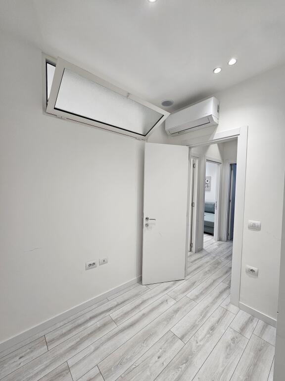 Apartament 2+1, Shkoze!