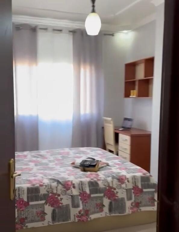 Apartament 2+1, Astir!