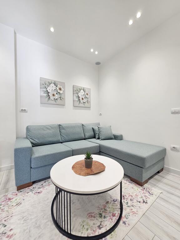 Apartament 2+1, Shkoze!