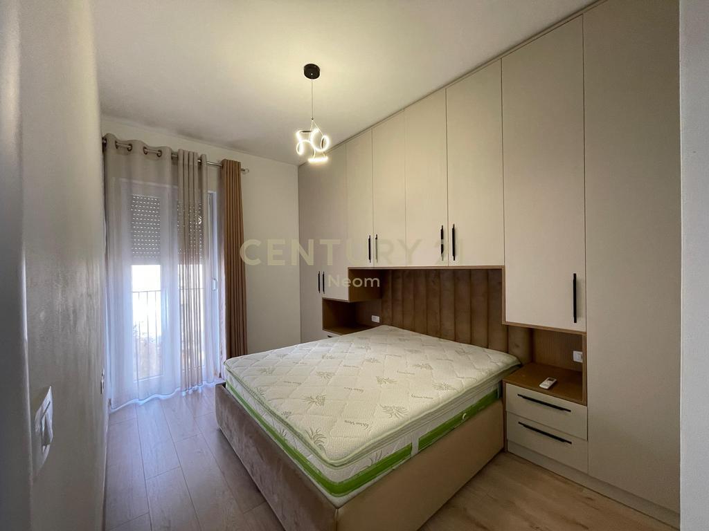 JEPET ME QERA APARTAMENT 1+1+PARKIM NE ZONEN E LIQENIT TE THATE!