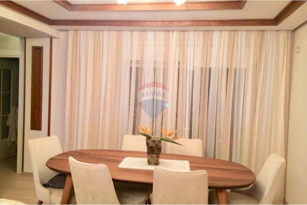 Apartament Luksoz 2+1+ballkon në Zemër të Bllokut