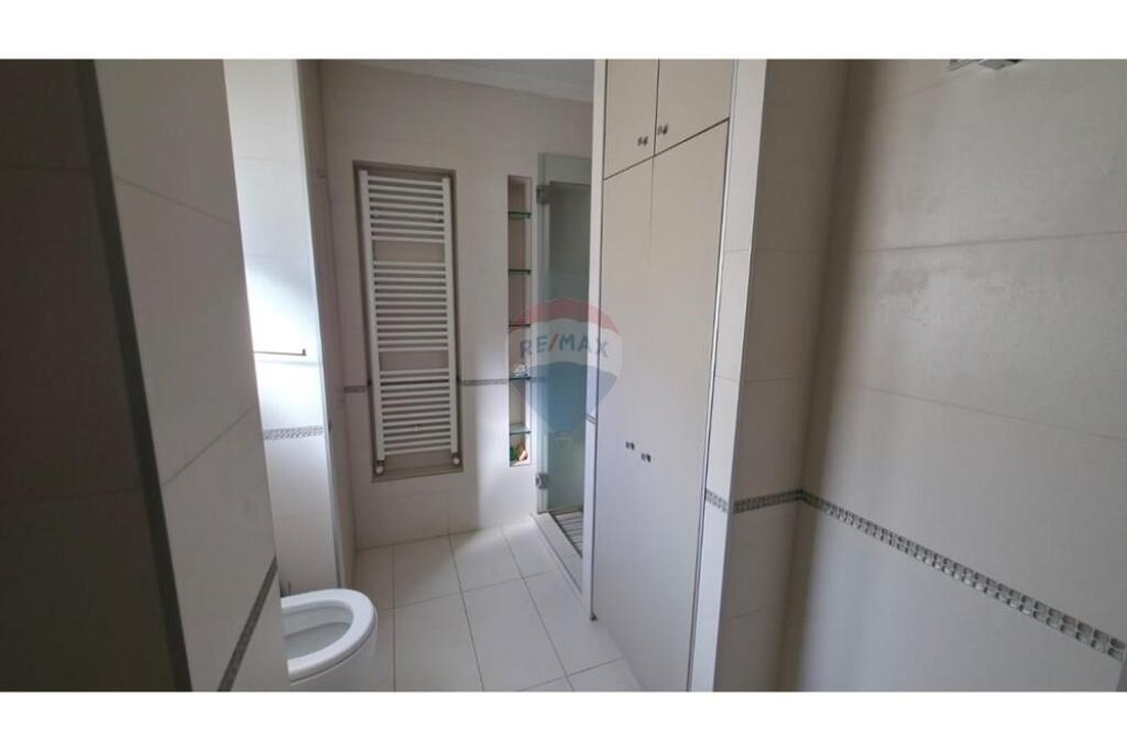 Apartament Luksoz 2+1+ballkon në Zemër të Bllokut