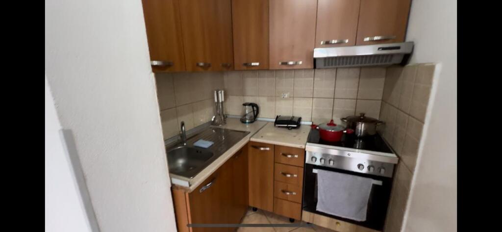 Apartament me Qera, Tirane