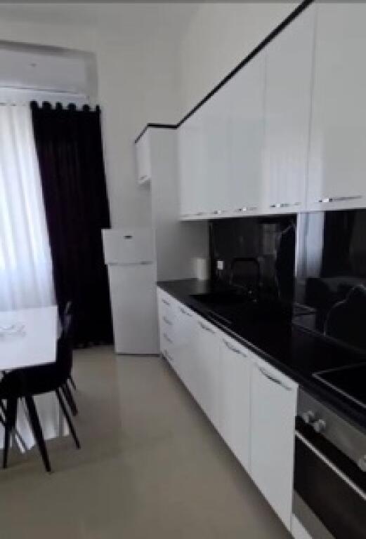 Apartament 2+1 mobilim I ri ne Astir me 500€