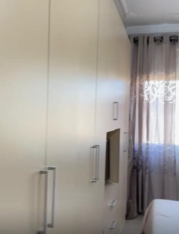 Apartament 2+1, Astir!