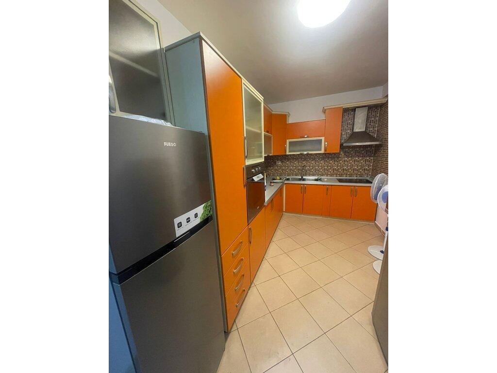 Qera, Apartament 2+1+2, Shkolla e Kuqe, Tiranë