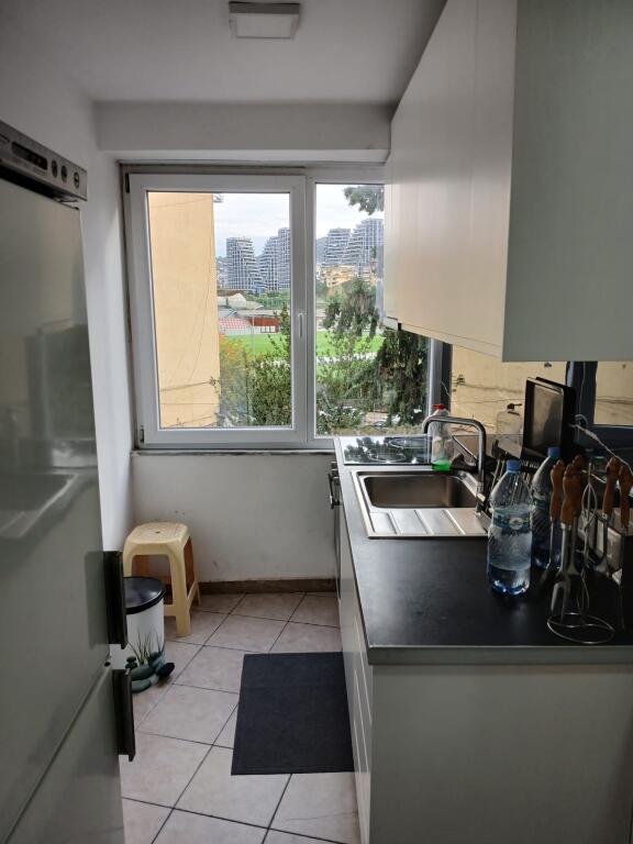 Apartament 2+1 me qera tek Rruga e Kosovarve