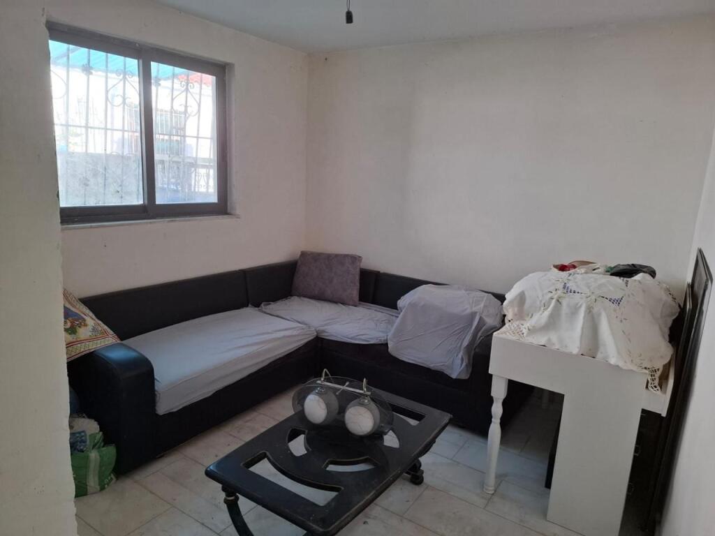 SHITET SHTEPI PRIVATE TEK ZONA E SPITALIT DURRES