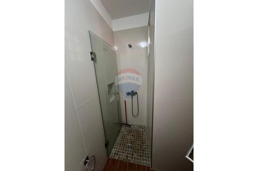 Jepet Apartament me Qira 2+1+2 te Brryli