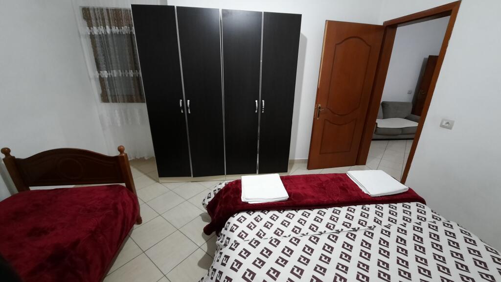 Apartament me Qera, Tirane