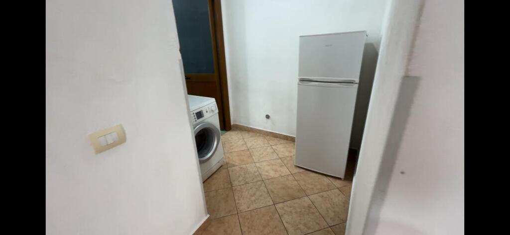 Apartament me Qera, Tirane