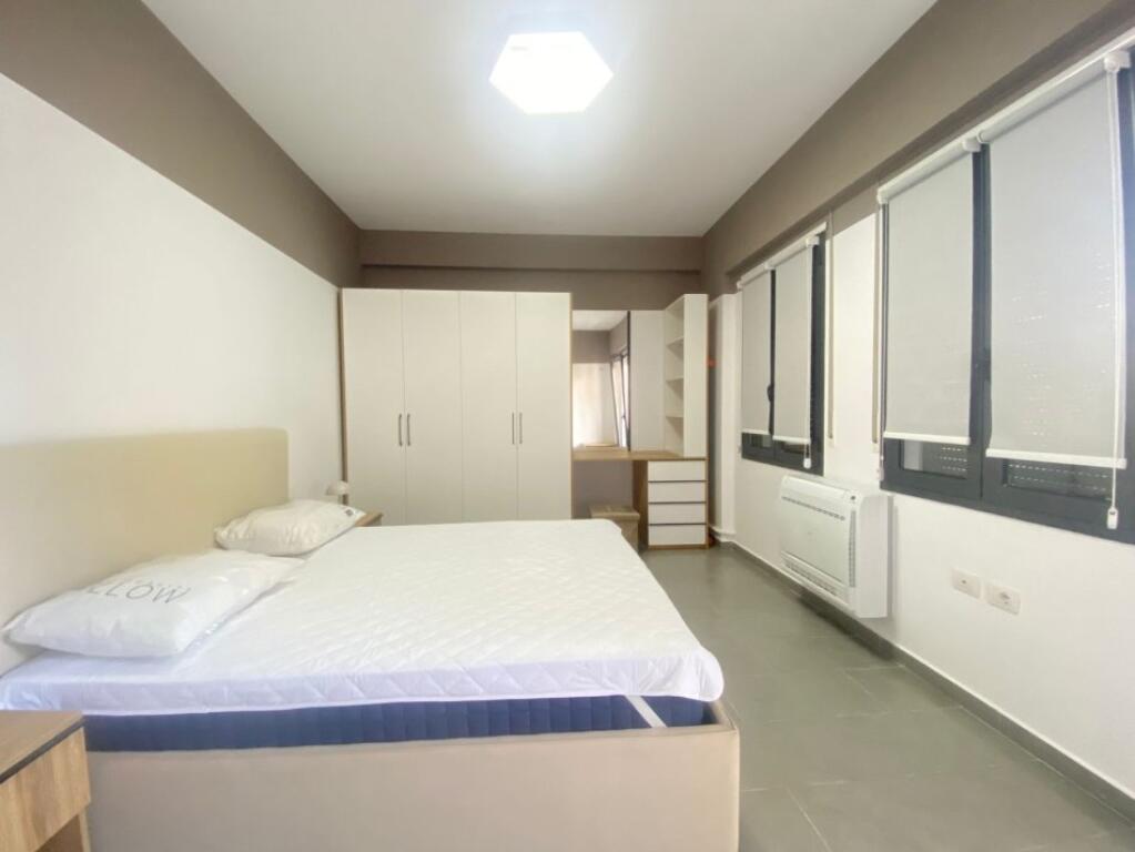 Apartament 2+1 me qera ne Selit prane Marlin Barletit