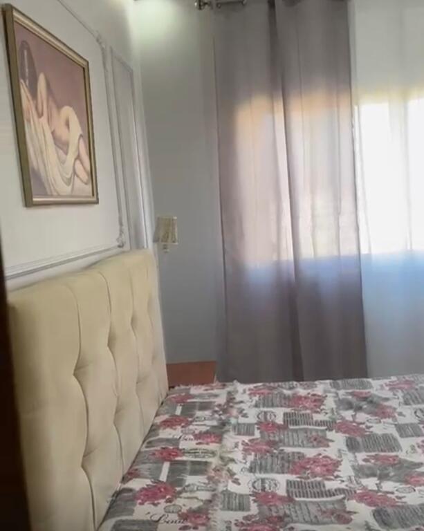 Apartament 2+1, Astir!