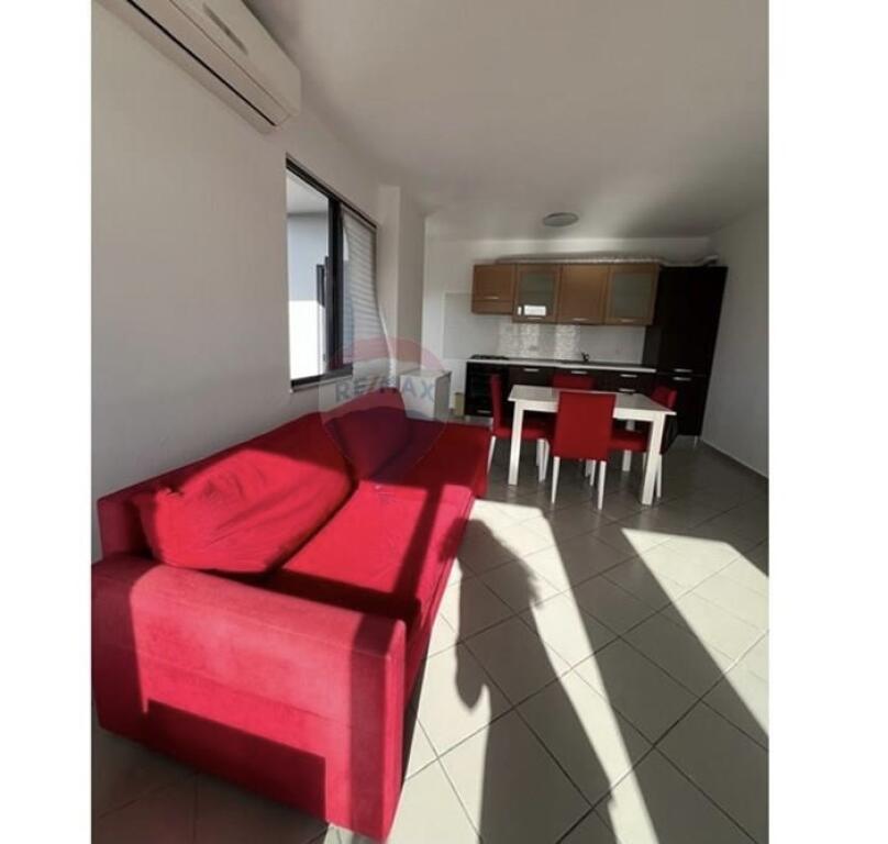 Jepet Apartament me Qira 2+1+2 te Brryli