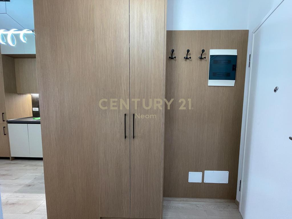 JEPET ME QERA APARTAMENT 1+1+PARKIM NE ZONEN E LIQENIT TE THATE!