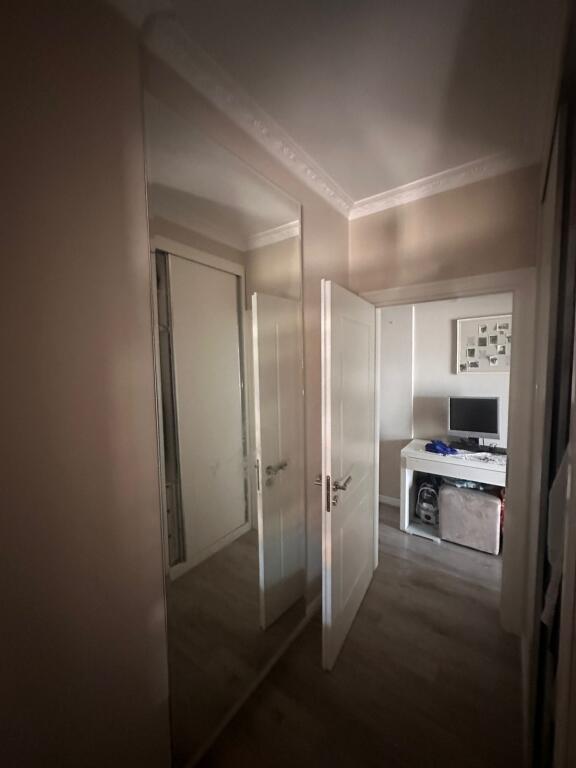 Apartament 2+1, Misto Mame!