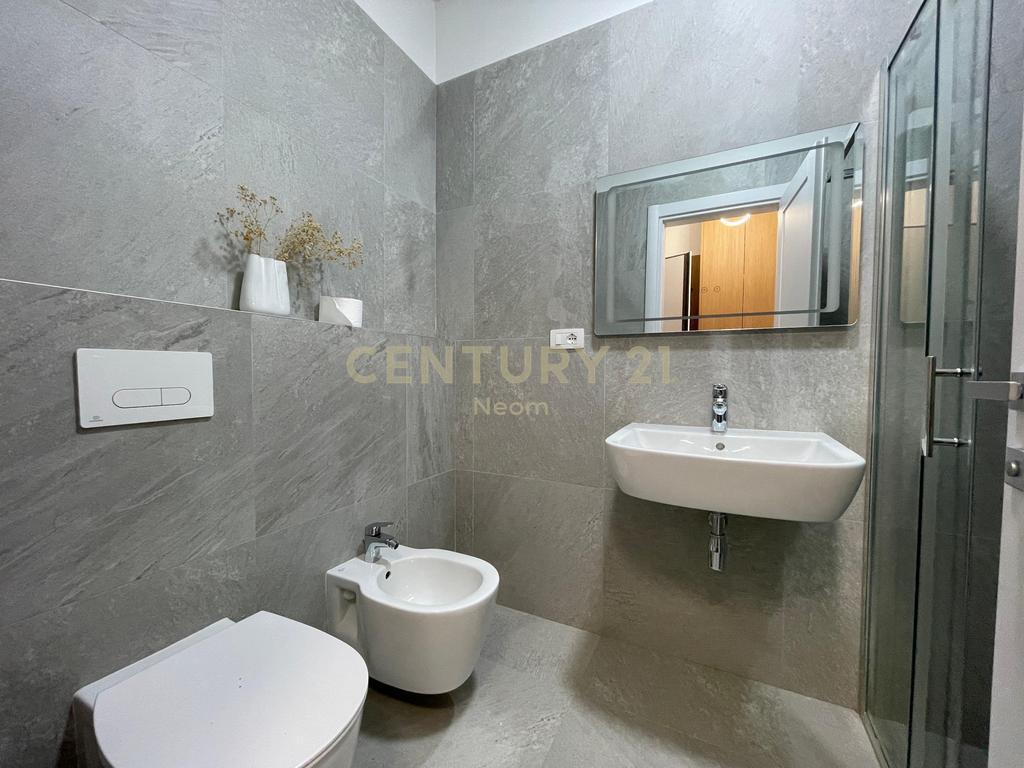 JEPET ME QERA APARTAMENT 1+1+PARKIM NE ZONEN E LIQENIT TE THATE!