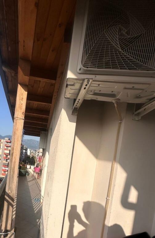 Apartament 2+1, Misto Mame!