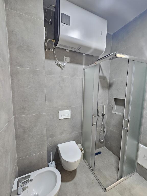 Apartament 2+1, Shkoze!
