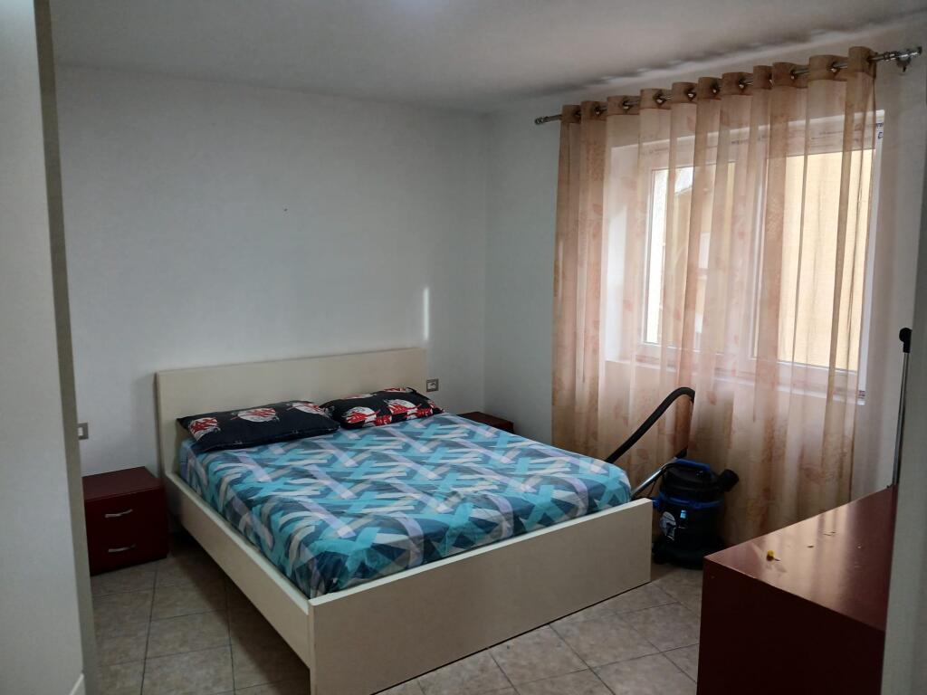 Apartament 2+1 me qera tek Rruga e Kosovarve