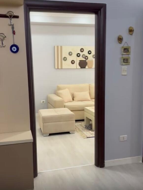 Apartament 2+1, Astir!
