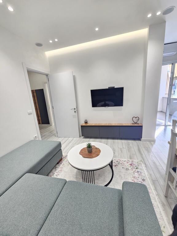 Apartament 2+1, Shkoze!