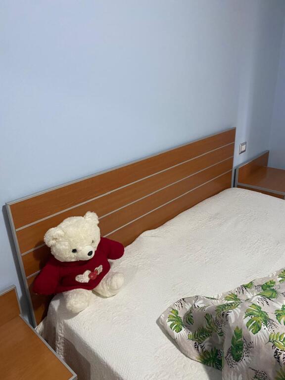 JEPET ME QERA APARTAMENT 1+1 TE PALLATI I SPORTIT NE DURRES