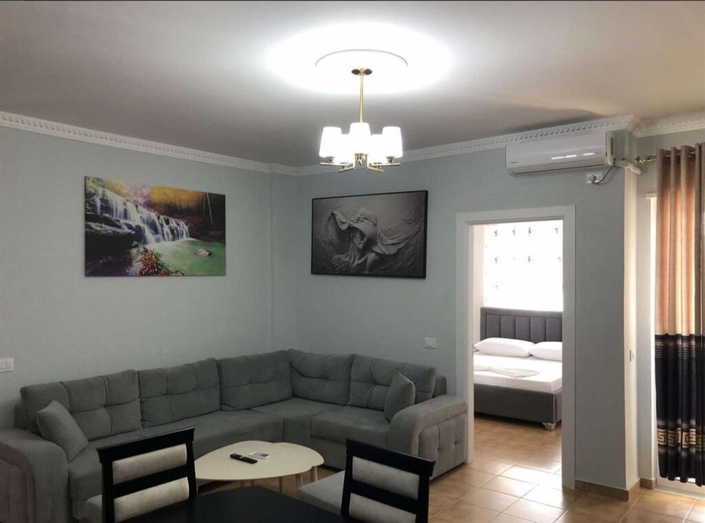 Jepet Apartament Me Qera , Ne Vlore