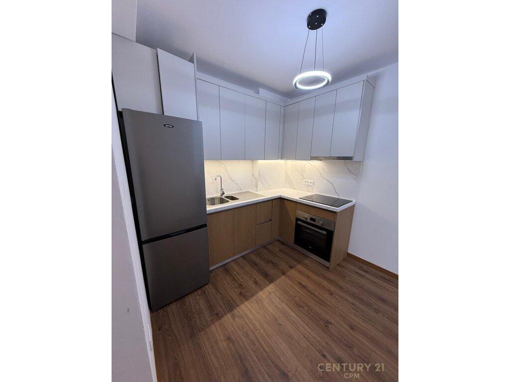 TEK KODRA E DIELLIT 2 JAPIM APARTAMENT 1+1+ POST PARKIMI ME QIRA 700 € /Muaj