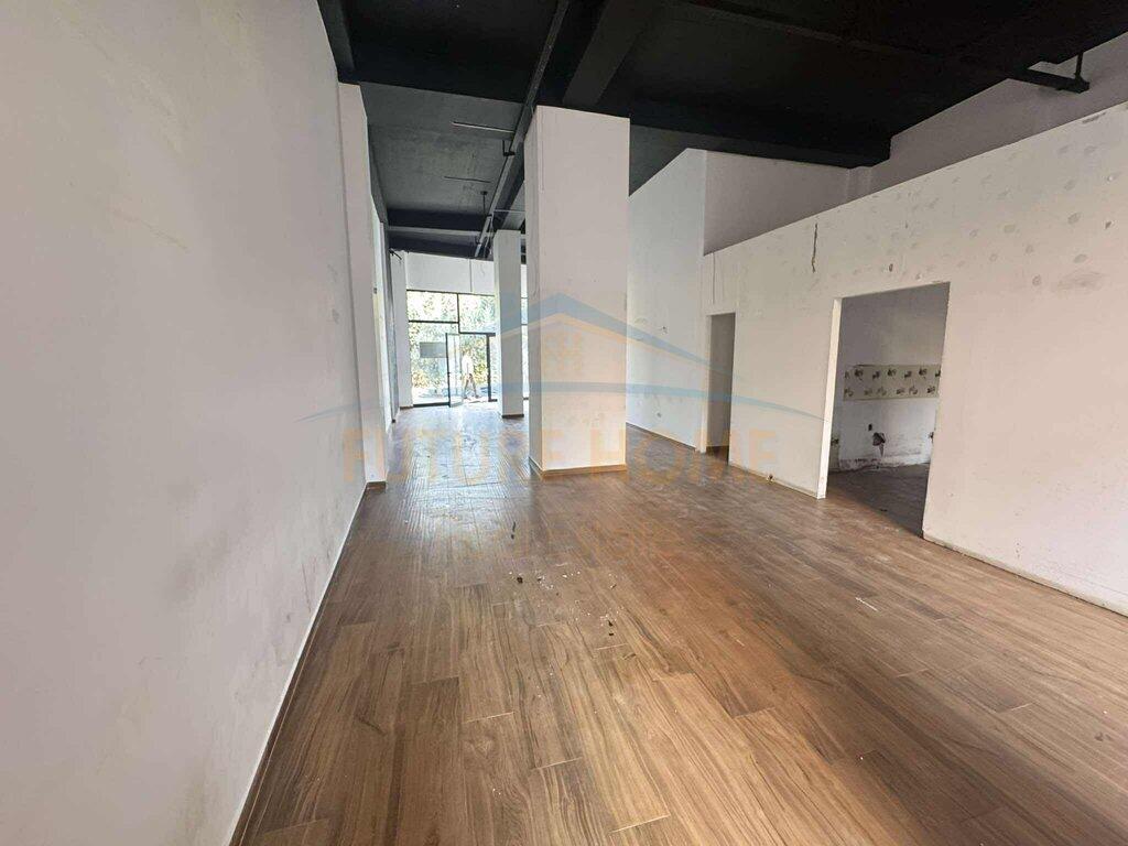 Qira Ambient Komercial , Astir, Jolla e Re