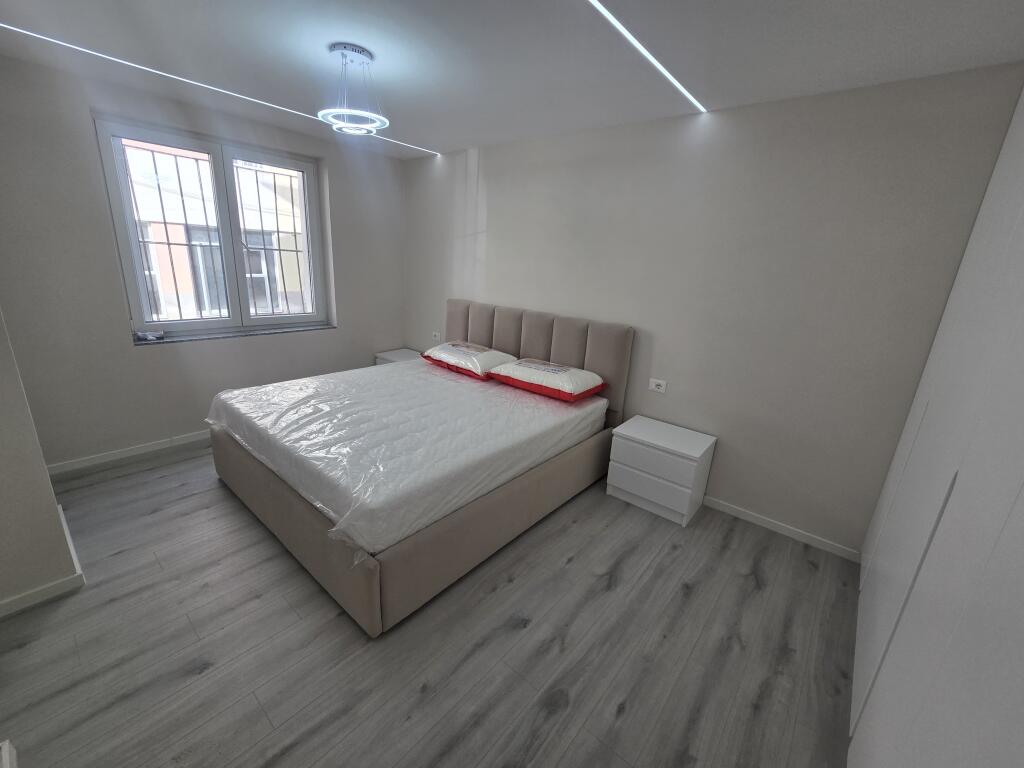 Apartament  1+1+Ballkon me Qira Tek Shkolla Mihal Grameno