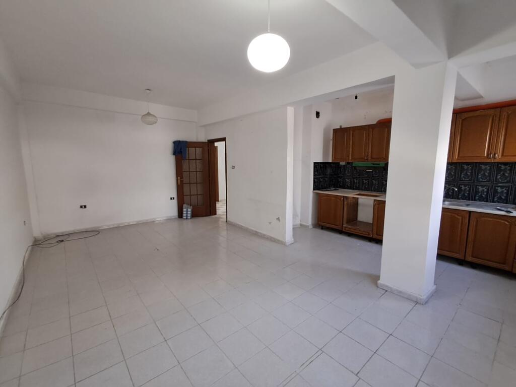 🏡 APPARTAMENTO 2+1 IN VENDITA – QUARTIERE 18, VICINO A VALA PARK, DURRËS