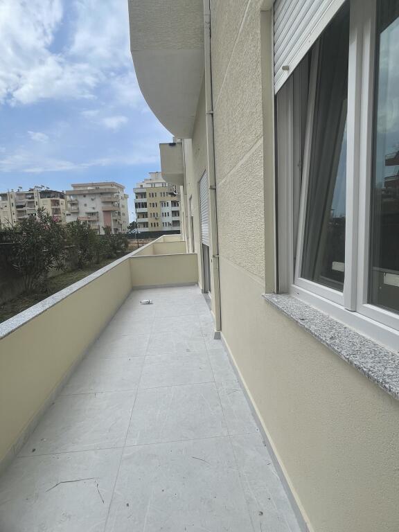 🏖️ Super Appartamento Appena Investito in Vendita a Shkëmbi i Kavajës! 🌅