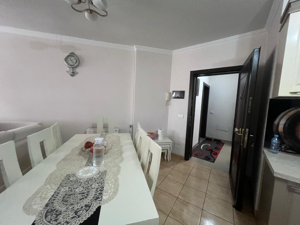 Shitet apartament 2+1 Misto Mame