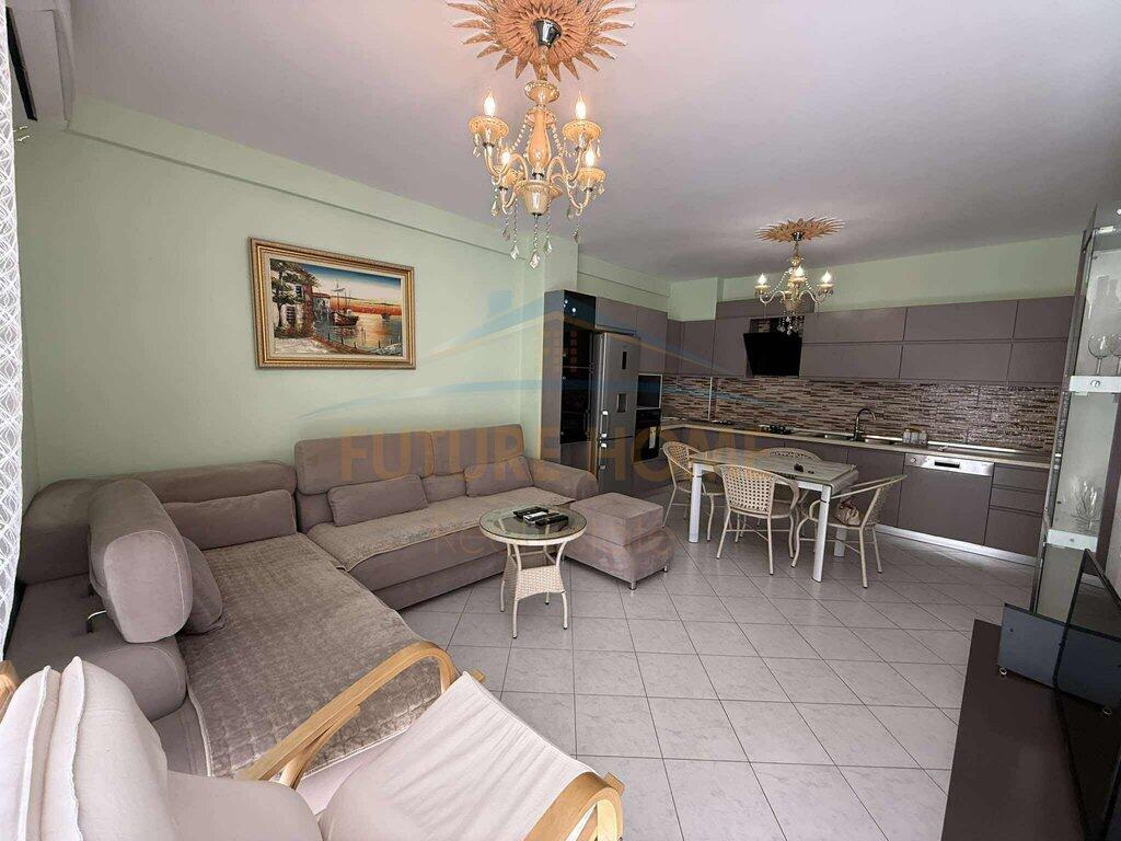 Shitet , Apartament 1+1 , Misto Mame, Tiranë
