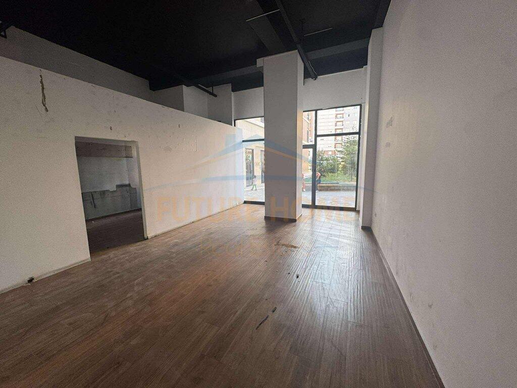 Qira Ambient Komercial , Astir, Jolla e Re