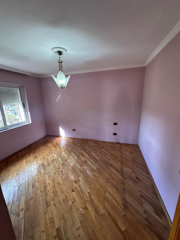 Apartament 2+1 per shitje ne Xhamllik
