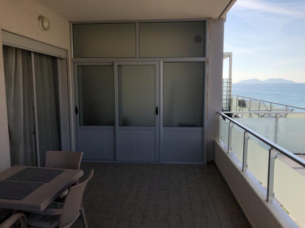 apartamnet lungomare vlore