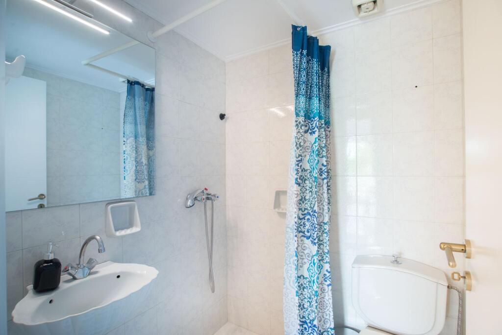 Apartament me qera 2+1+ Post Parkim Ne Kinostudio (ID B2201559) Tirane