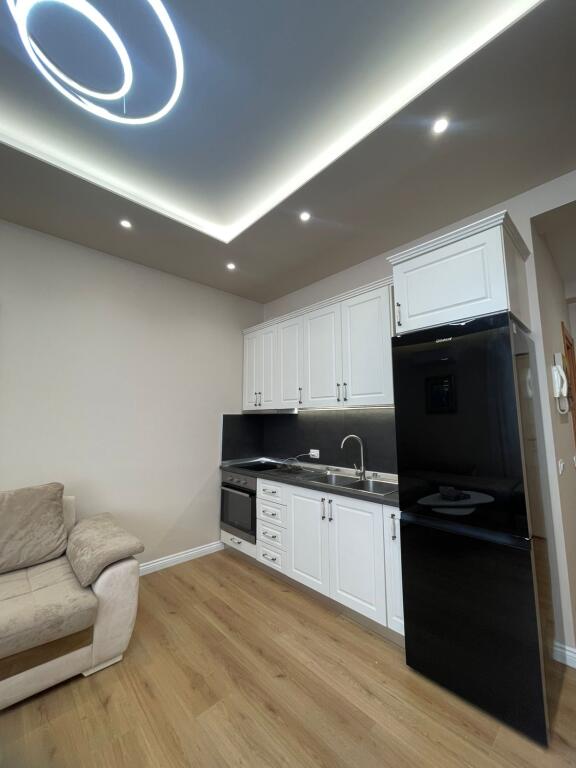 🏠 Jepet me qira apartament 1+1 – Përballë Delijorgjit
