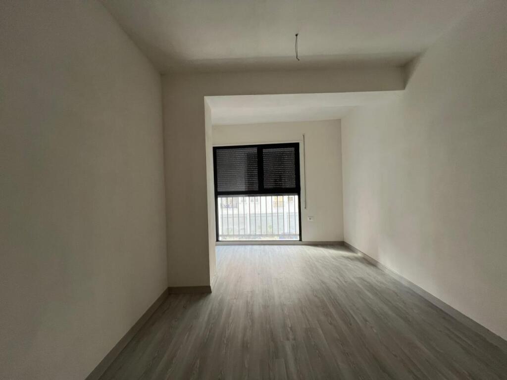 Apartament 3+1+2 në kompleksin El Bavo, pranë Bulevardit të Ri në Tiranë