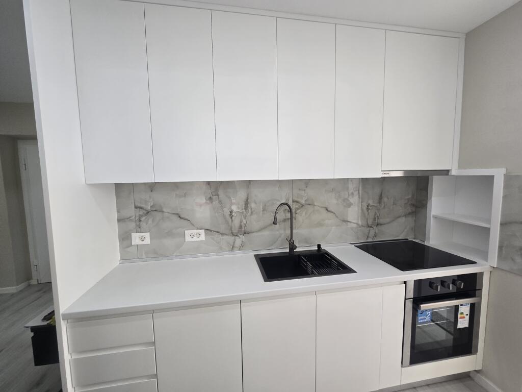 Apartament  1+1+Ballkon me Qira Tek Shkolla Mihal Grameno