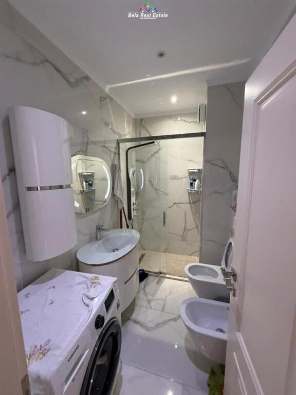 Apartament me Qera 2+1+2 ne Xhamllik (ID B2201443) Tirane