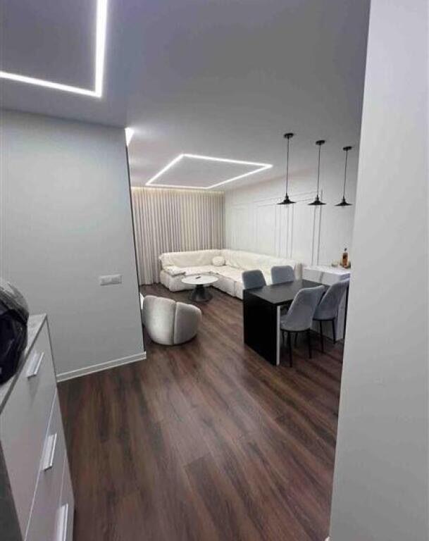 Apartament 1+1 per qira ne Rrugen 5 Maji