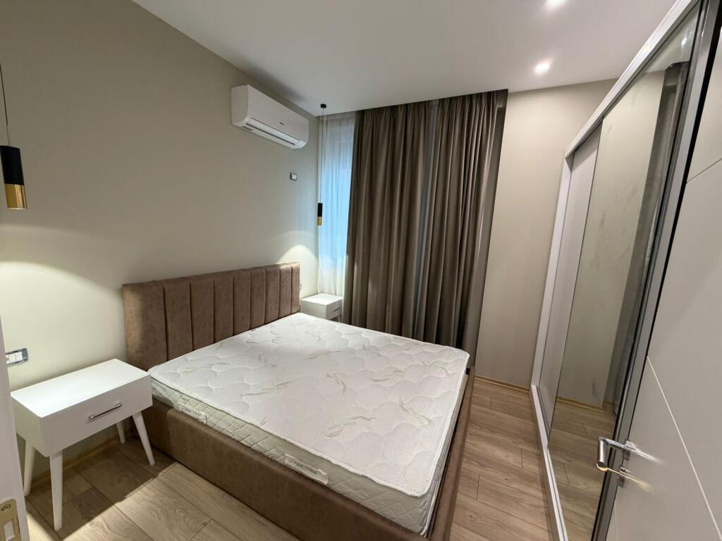 Jepet me qira apartament 2+1, 105 m² – Yzberisht, përballë Gega Oil