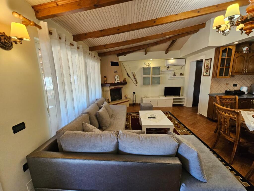 🏡 Rent 3+1+2 – Nikollë Filja Street, Tirana