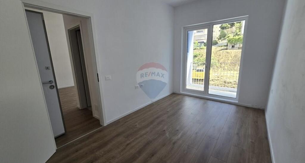 Shitet apartament 1+1 te Rezidenca OxA