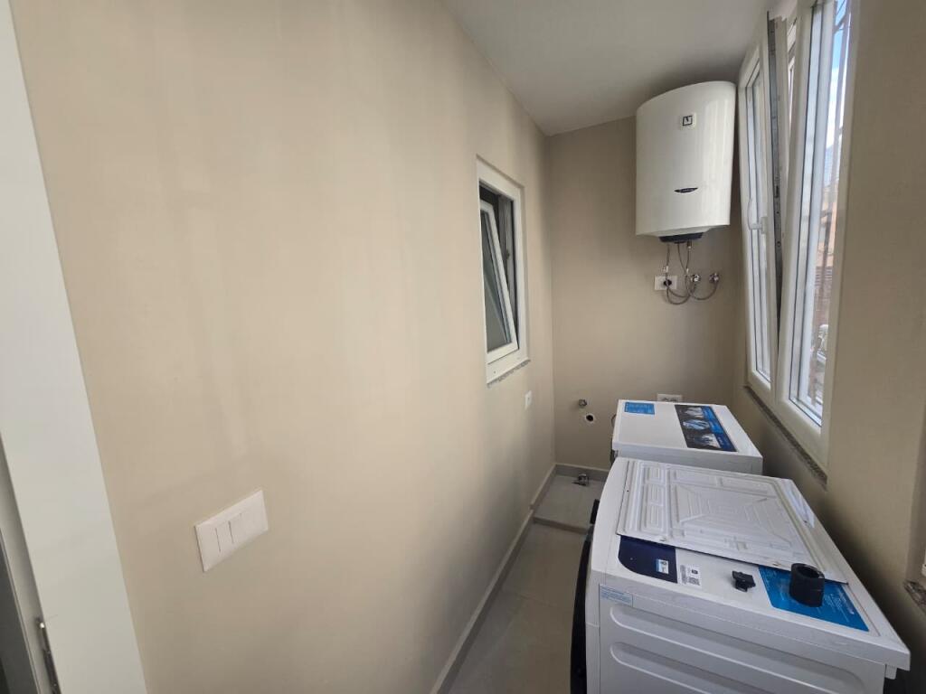 Apartament  1+1+Ballkon me Qira Tek Shkolla Mihal Grameno