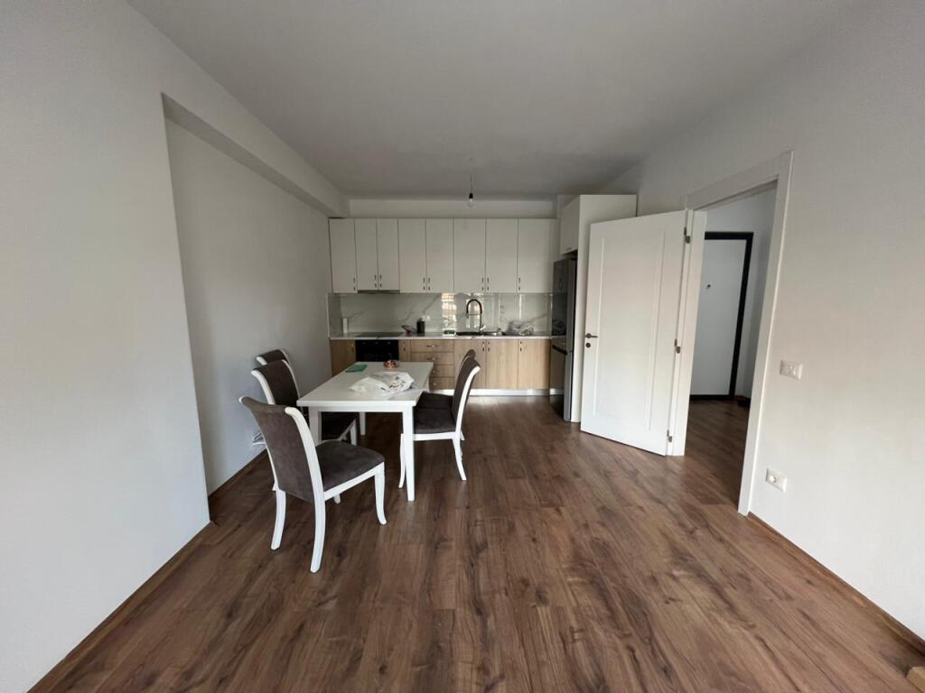 Apartament 2+1+2 në kompleksin El Bavo, pranë Bulevardit të Ri në Tiranë