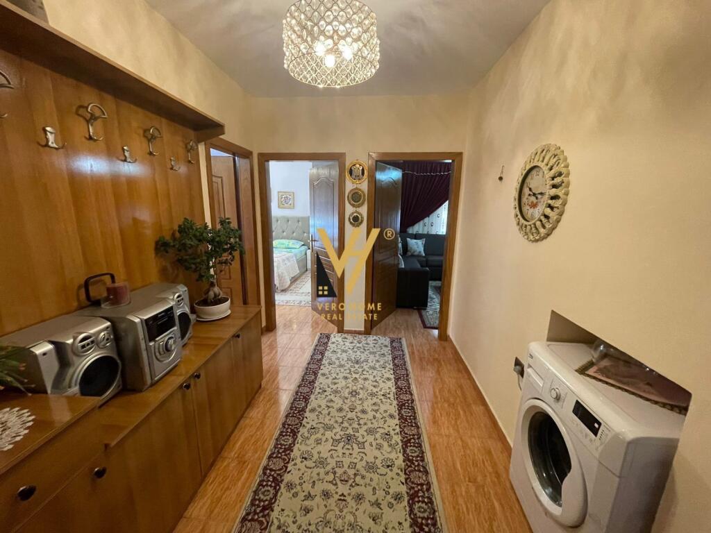 JEPET APARTAMENT 2+1 ME QIRA TE PAZARI I RI 60.000 LEKE